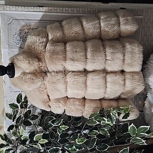 ZOH1 Faux Fur Jacket NWOT Large